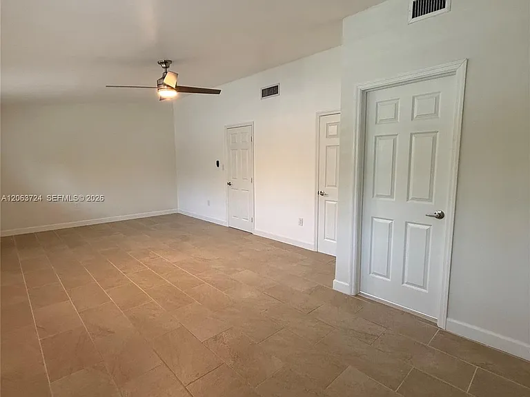 10672 SW 79th Ter — Photo 11