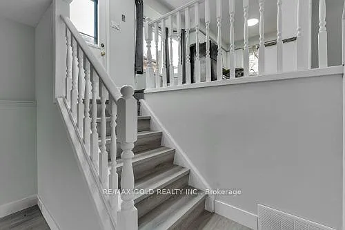 83 Speight Cres — Photo 11