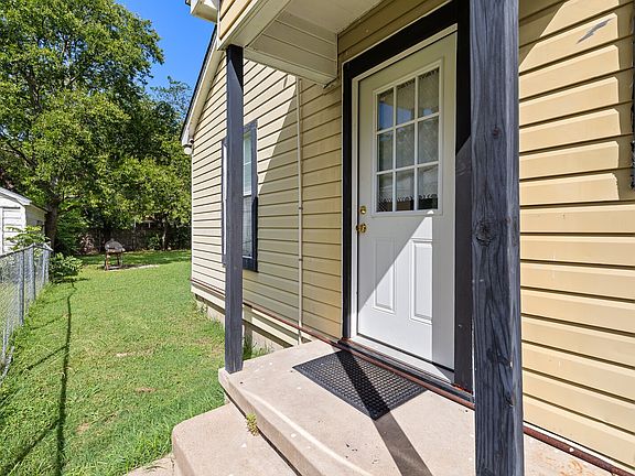 4th image of 1212 Lewis St