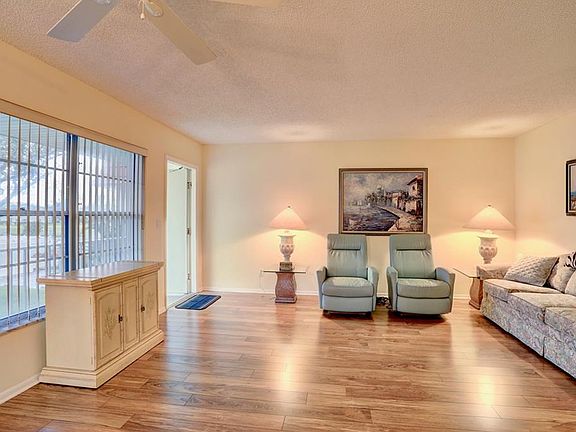 4th image of 26 Pine Arbor Ln APT 206