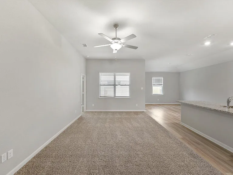 2113 Erlinda Dr — Photo 12