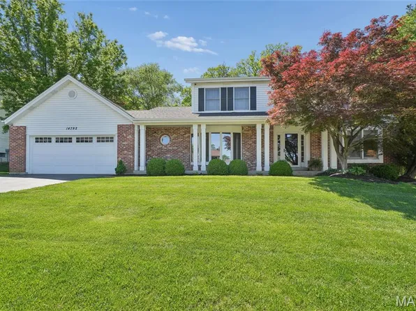 14792 Timberbluff Dr, Chesterfield, MO 63017
