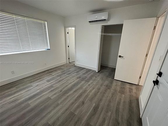 5th image of 1735 Normandy Dr APT 1