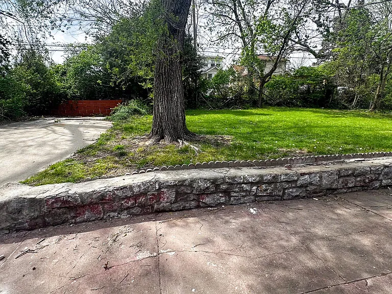 5142 Brooklyn Ave — Photo 30
