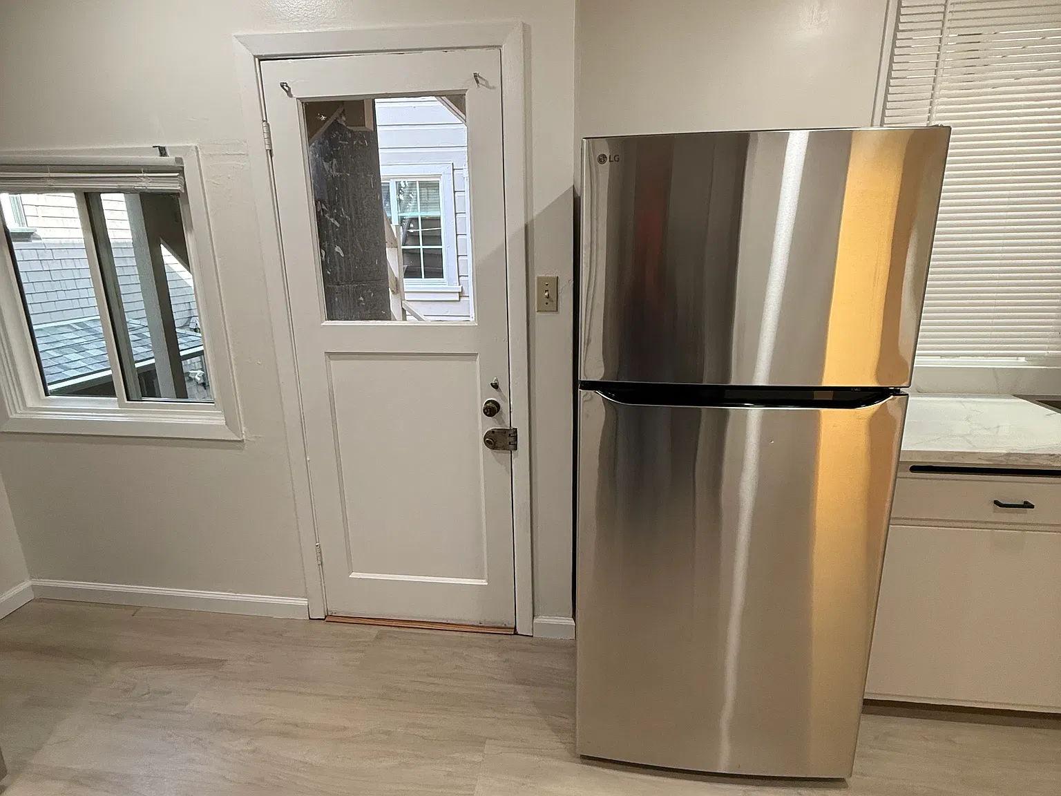 1 bed, 740 sqft, $4,200 — Photo 2