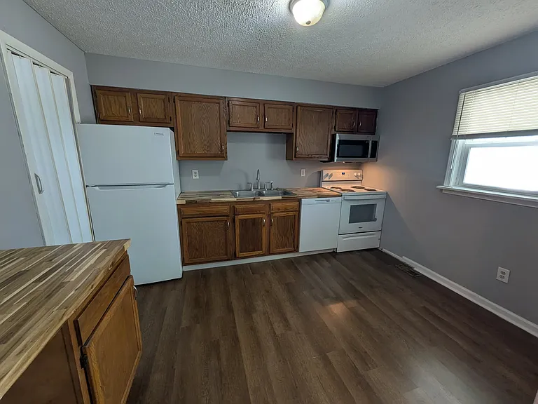 84 Verne Horne Dr #8 — Photo 1