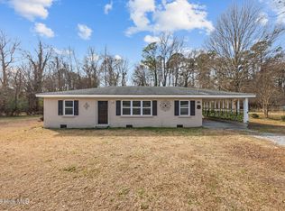 305 Washington Post Rd, New Bern, NC 28562