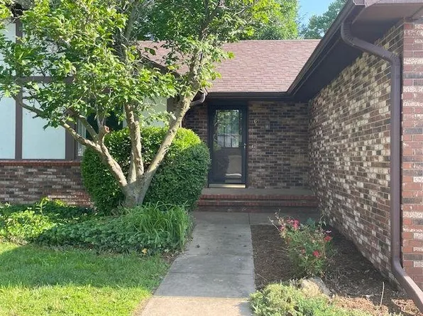 616 Meadowlark Ln, Newton, KS 67114