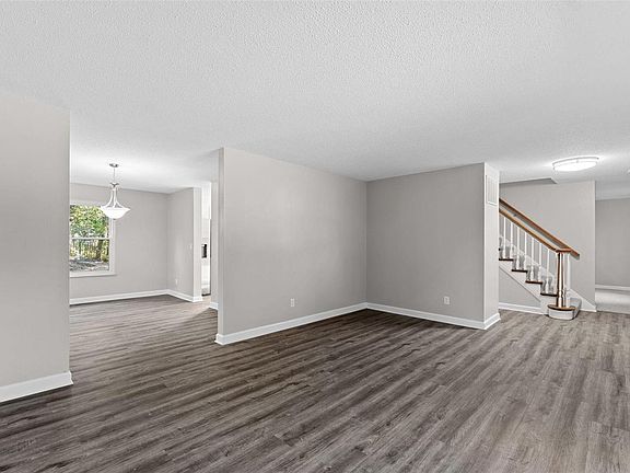 3rd image of 497 Baywillow Dr