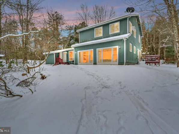 12 Hickory Rd, Lake Harmony, PA 18624