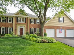 712 Burgess Hill Rd, Naperville, IL 60565