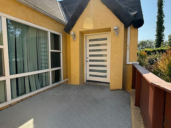 Entry way front door