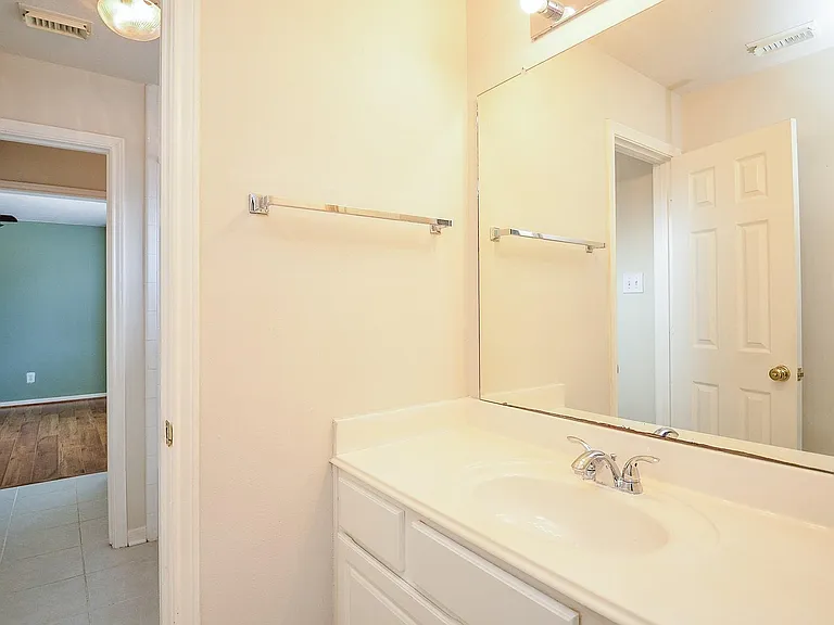 9403 Sundance Dr — Photo 16