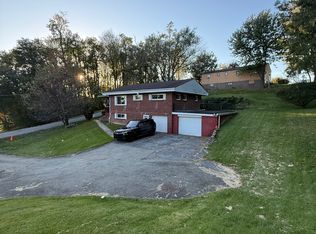 408 Pershing Ave #1, Houston, PA 15342