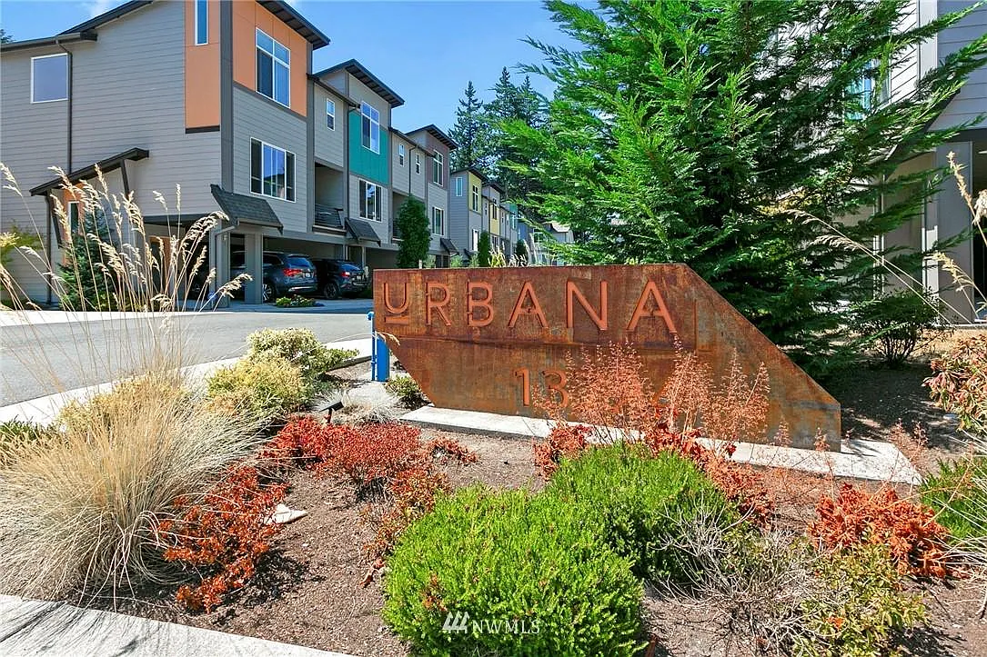 13724 Ash Way Unit E-3 photo 1