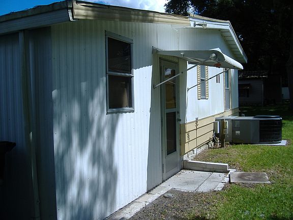 4th image of 446 King Edward Ave