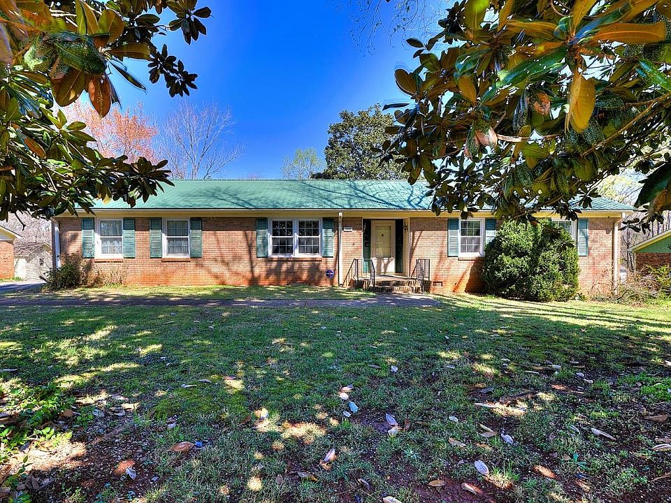 1st image of 148 Hickory Hill Dr