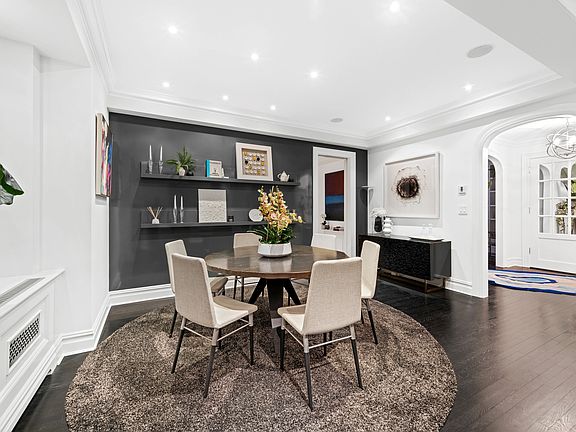 4th image of 50 E 72nd St #2B
