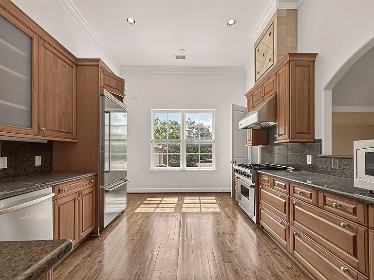 2907 Argonne St — Photo 12