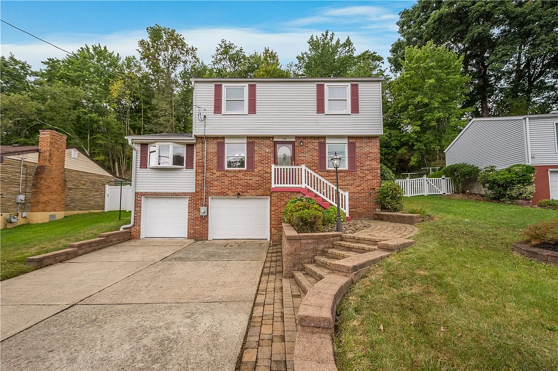 518 Newport Dr photo 1