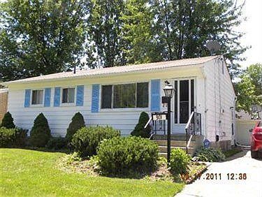 2nd image of 901 Hollywood Dr