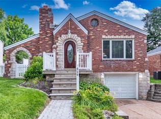 608 Rochester Dr, Saint Louis, MO 63125