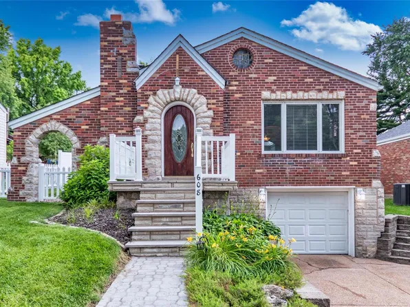 608 Rochester Dr, Saint Louis, MO 63125