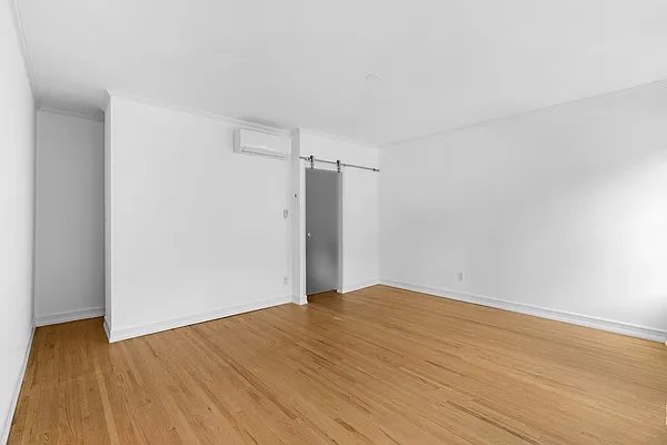 Rented by REAL New York | media 16