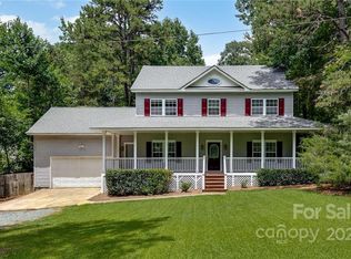 2512 Lakeview Cir, Matthews, NC 28105