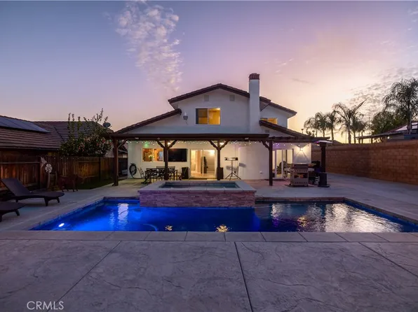 30030 Spray Dr, Canyon Lake, CA 92587