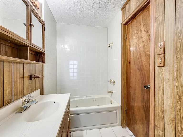 2509 Valwood Pkwy #2 — Photo 7