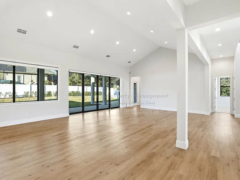 705 Largovista Dr — Photo 13