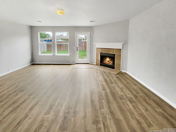3rd image of 3015 ARKANSAS OAK