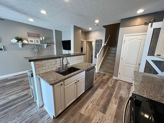 4th image of 9741 Springcress Dr
