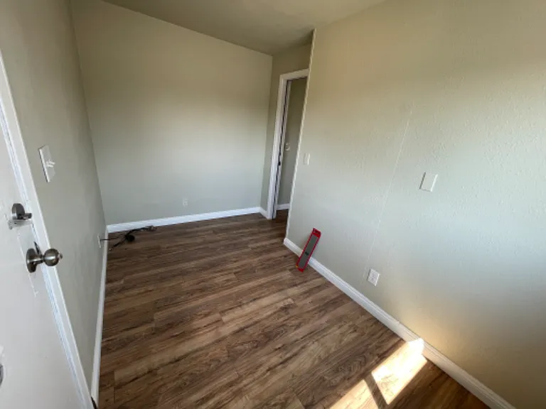 607 N Gold St — Photo 4