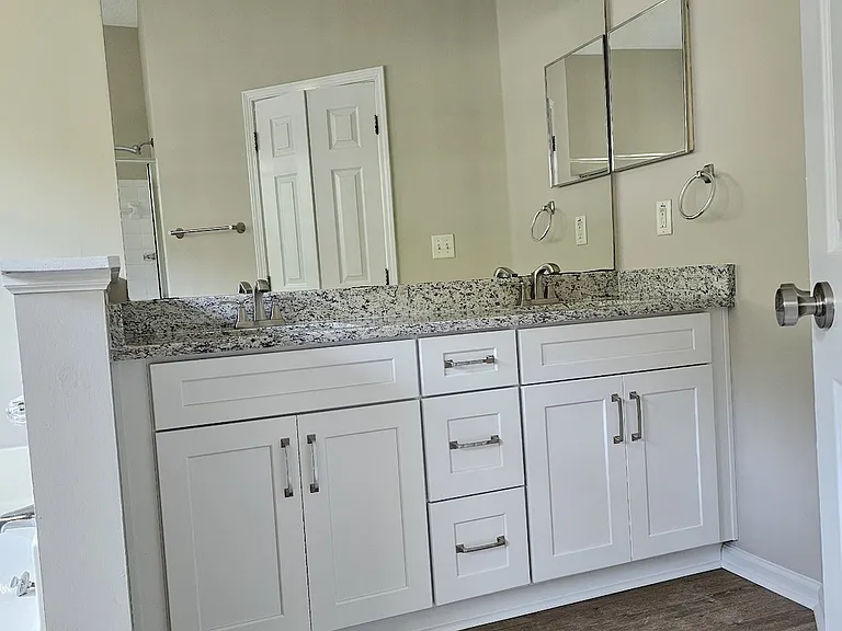 733 Vinebrook Ln — Photo 8