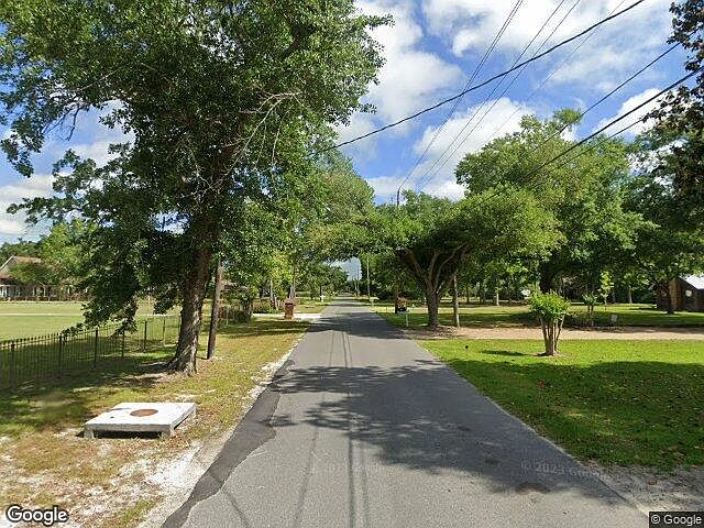 Exterior Neighborhood (street photo)