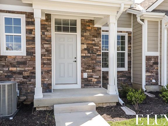 5th image of 15857 Foster St #L