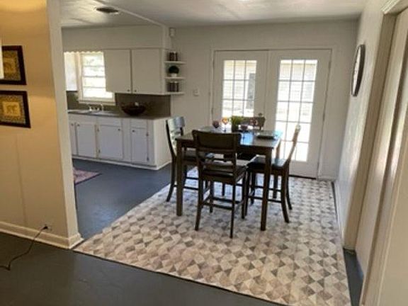 3rd image of 7115 Devonshire Cir