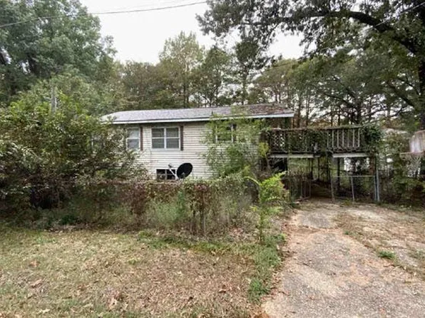 10020 Lake End Rd, Mooringsport, LA 71060