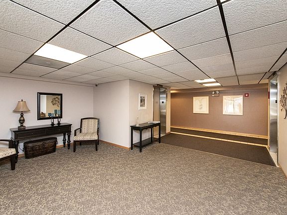3rd image of 700 Graceland Ave APT 404