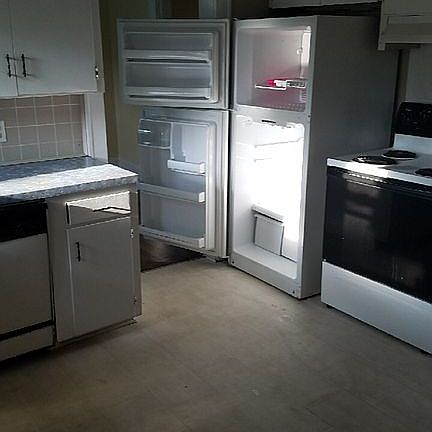 3rd image of 429 Charlotte St