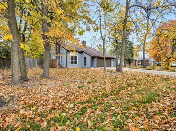 1718 Acorn Ct, Menasha, WI 54952