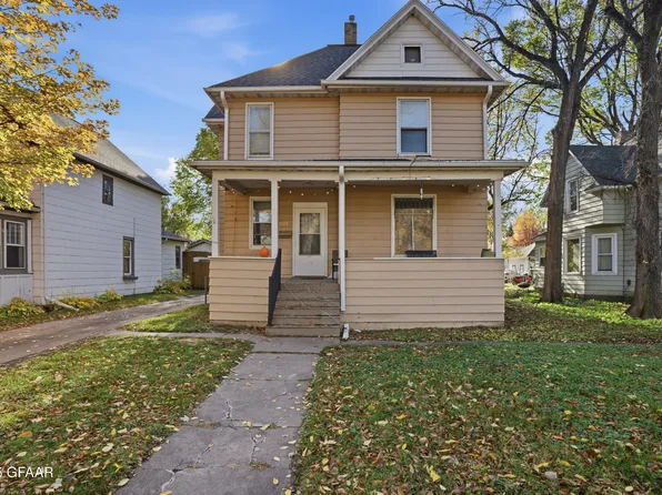 1509 University Ave, Grand Forks, ND 58203