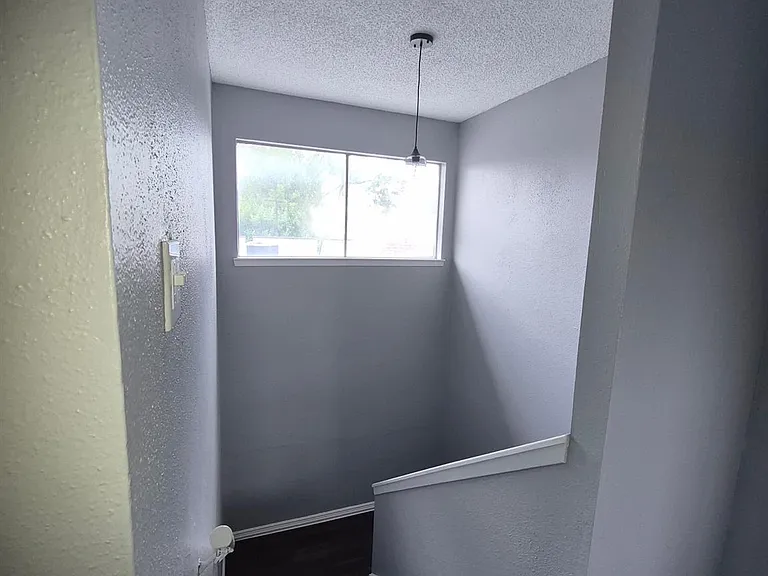 738 Coolwood Dr #B — Photo 10