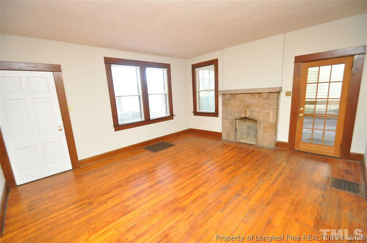 3 bed, 2.0 bath, $1,895 — Photo 4