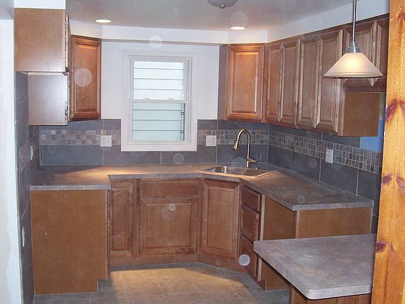5th image of 1387 Parker Blvd