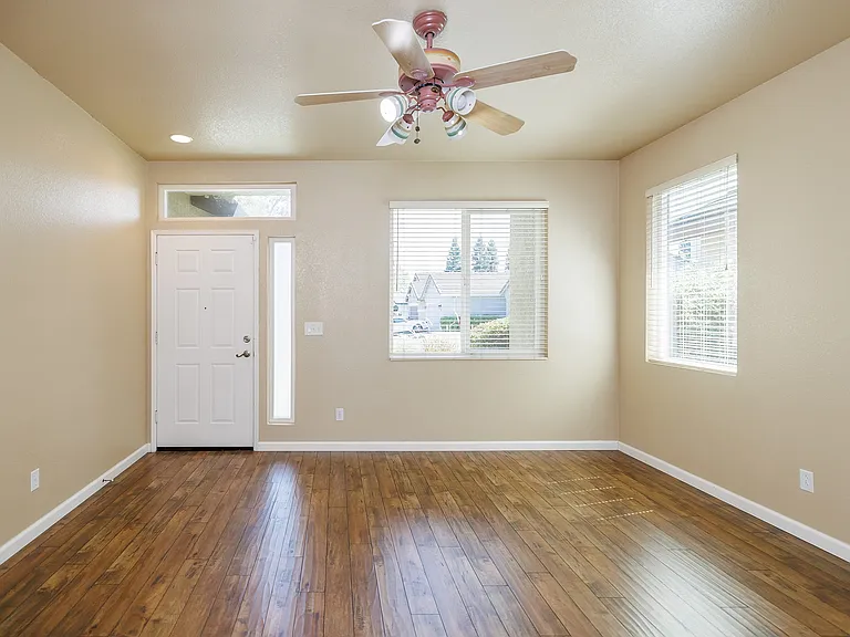 5517 Laguna Crest Way — Photo 7