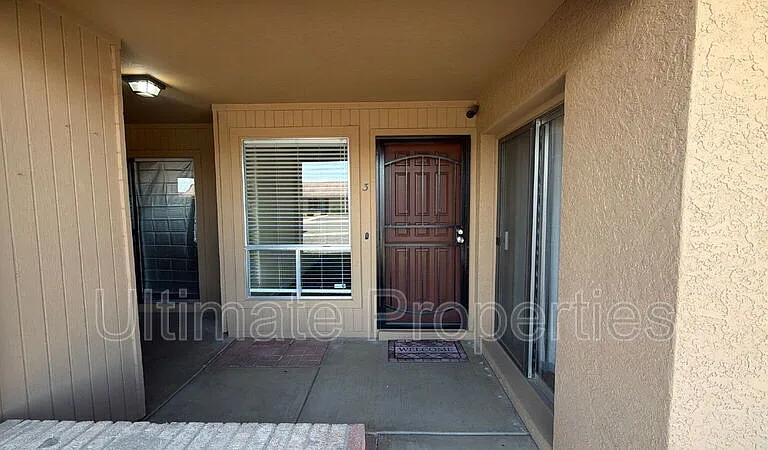 409 W Pontiac Dr #3 — Photo 2