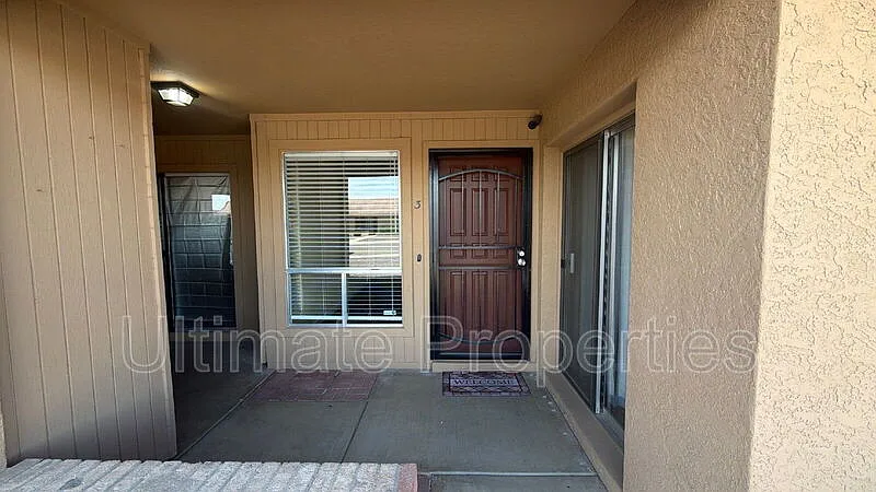 Building Photo - 409 W Pontiac Dr #3